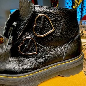Dr Martens Devon Heart Ankle Boot in Black